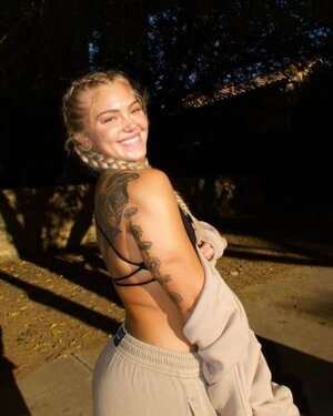 Abigail White nude 9