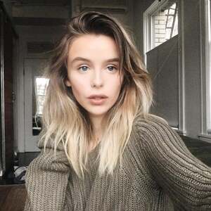 Acacia Brinley Clark nude 4