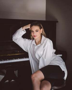 Adela Stroffekova nude 5