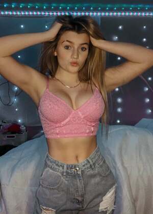 Adele Cash nude 4