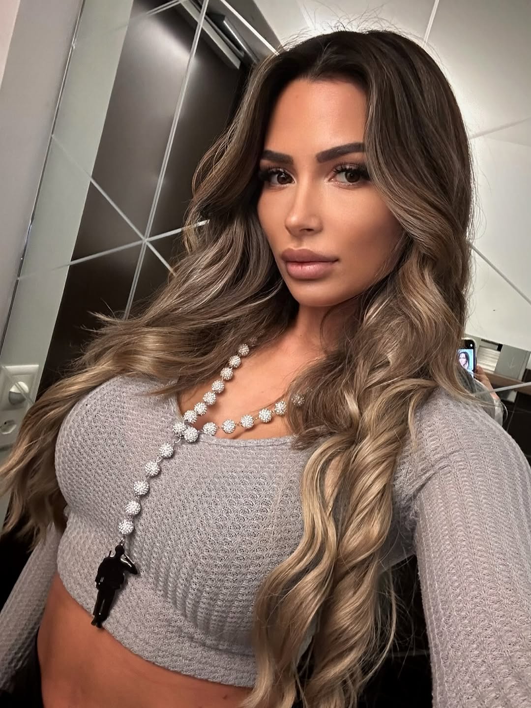 Adriana Martino nude 8