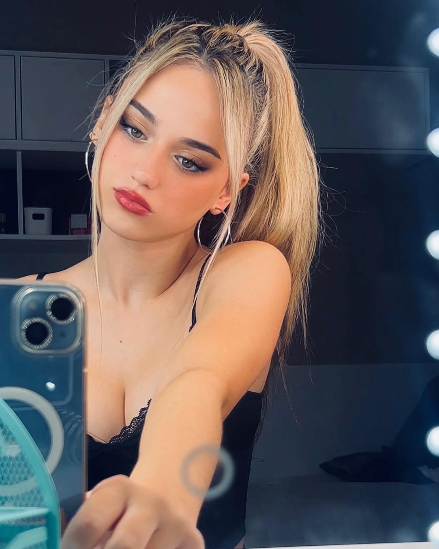 Adriii nude 4
