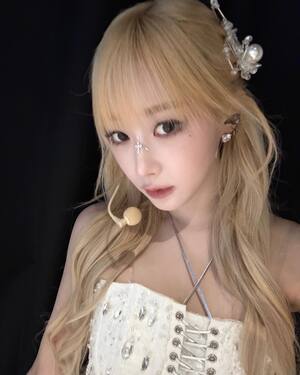 Aeri Uchinaga nude 11