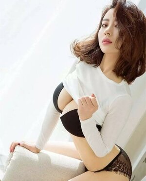 Ai Fei Er nude 12