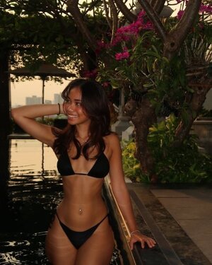 Aimee Jai Hall nude 12