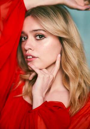 Aimee Lou Wood nude 7