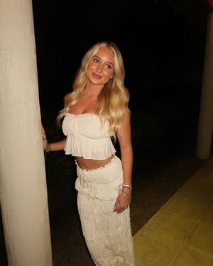 Ainsley Diedrichsen nude 10