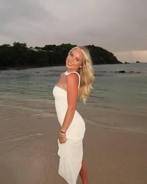 Ainsley Diedrichsen nude 12