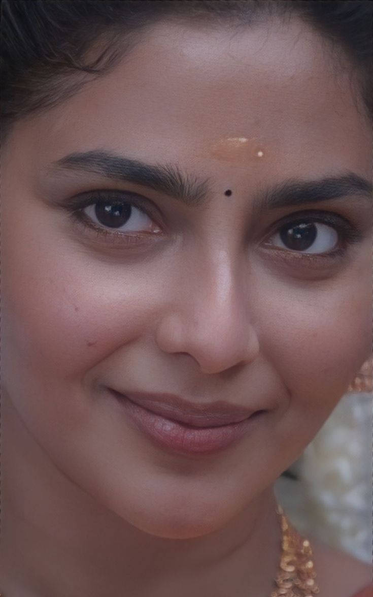 Aishwarya Lekshmi nude 12