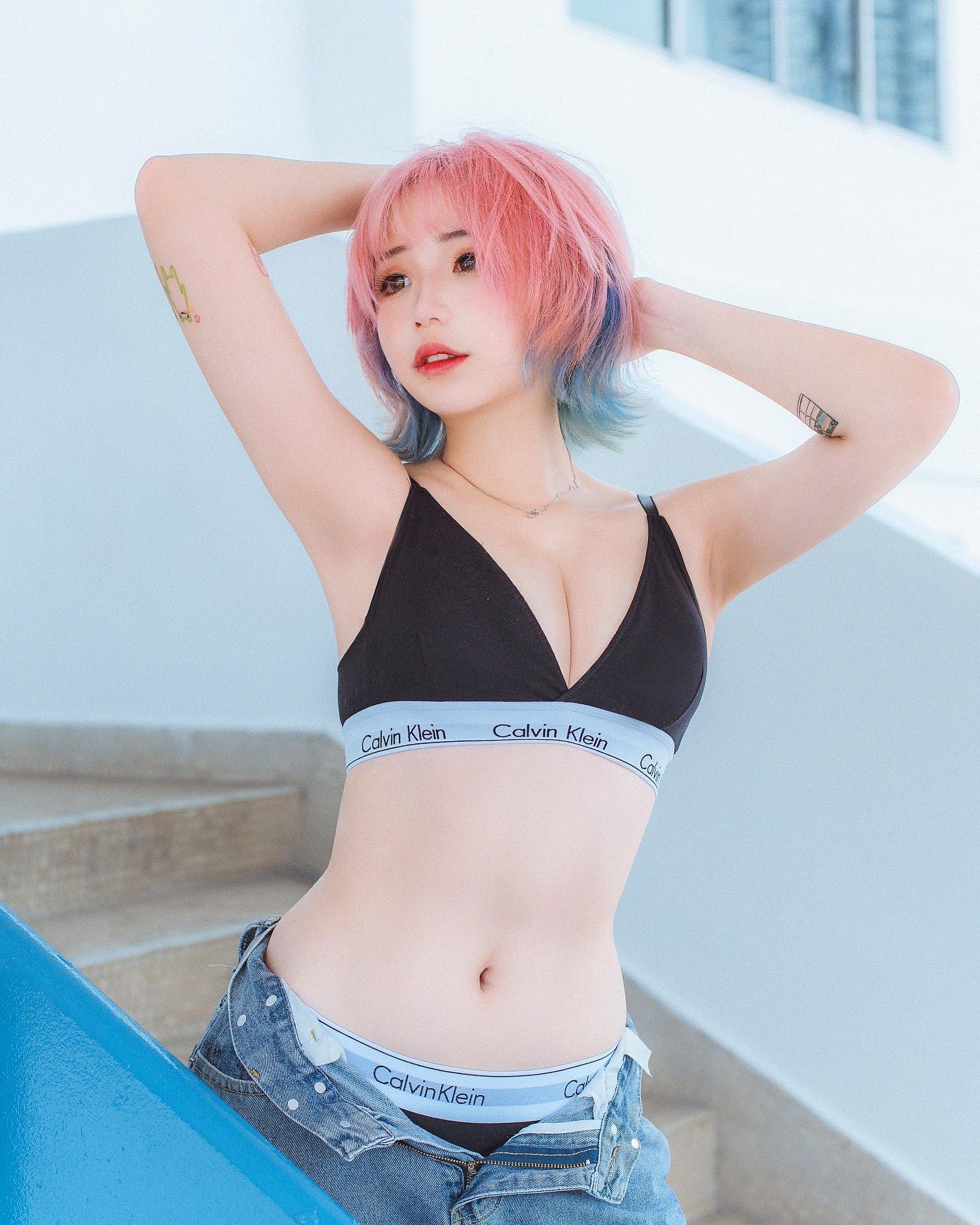 Akaei Ray nude 8