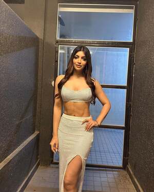 Akanksha Puri nude 5