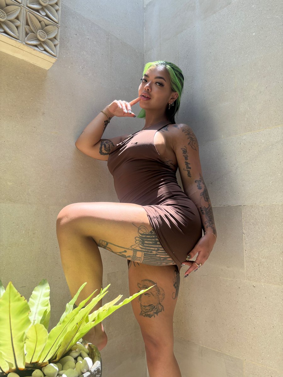 Akira Zay nude 2