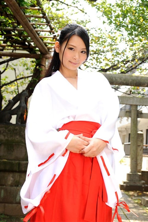 Ako Nishino nude 4