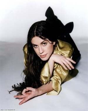Alanis Morissette nude 10