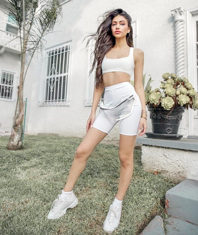 Alanna Panday nude 8