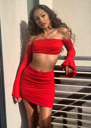 Aleina Topp