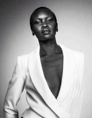 Alek Wek nude 11
