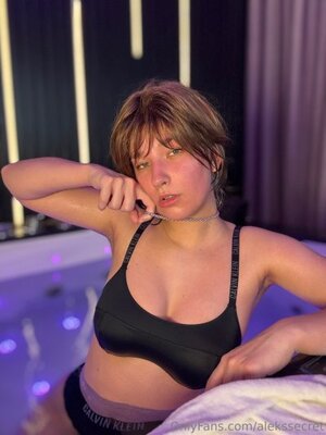 Aleks Cole nude 4