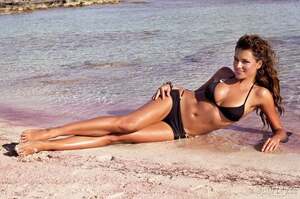Alena Seredova nude 11