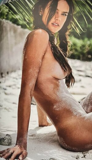 Alessandra Ambrosio nude 9