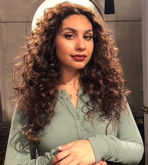 Alessia Cara nude 4