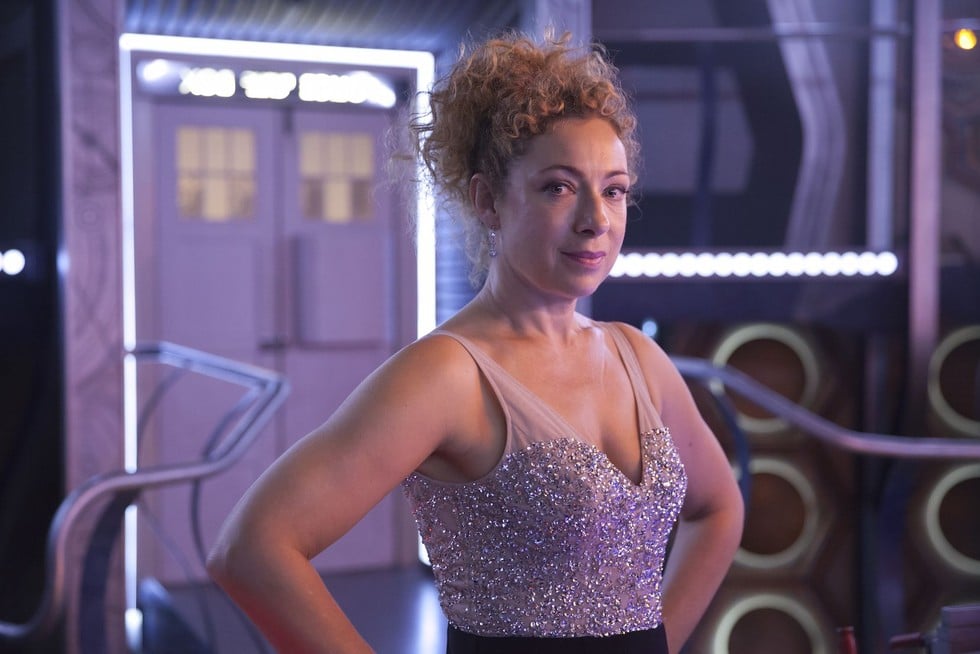 Alex Kingston nude 10