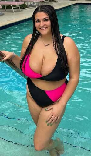 Alexa Bez nude 7