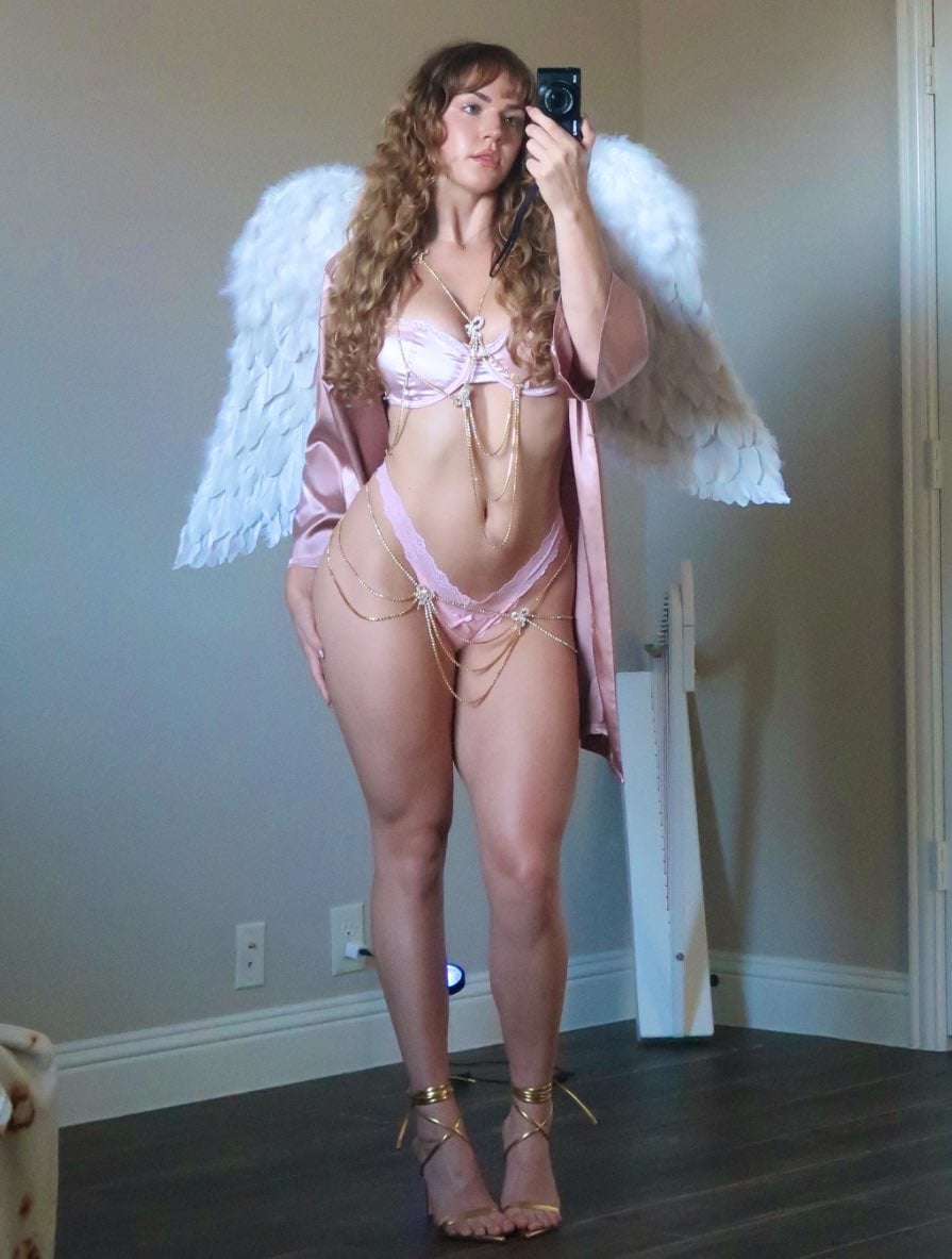 Alexa Mortensen nude 9