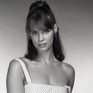 Alexandra Paul nude 5