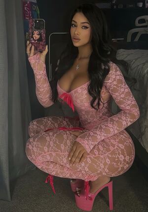 Alexandra Santiago nude 3