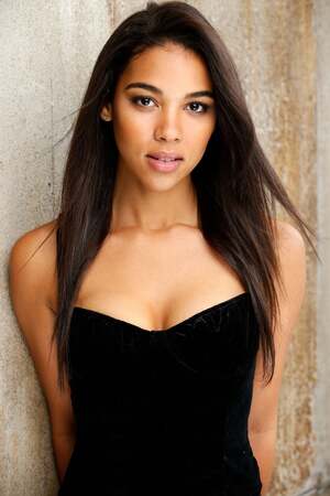 Alexandra Shipp nude 5