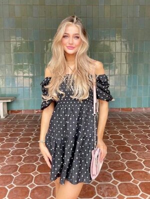 Alexi Rozmajzl nude 9