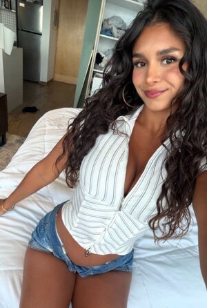 Alexia Salas nude 7