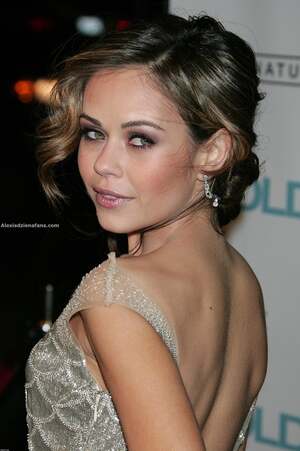 Alexis Dziena nude 8