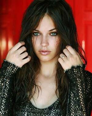 Alexis Knapp nude 6