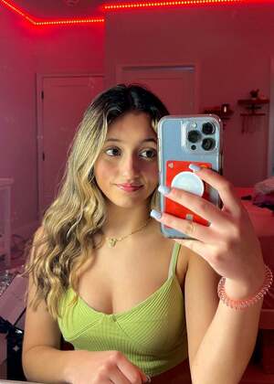 Alexis Ryan nude 5