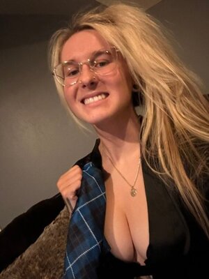 Alexis XJ nude 7