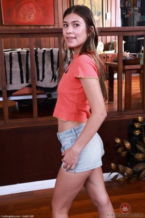 Ali Jones nude 8