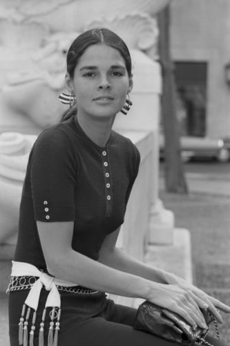 Ali MacGraw nude 3