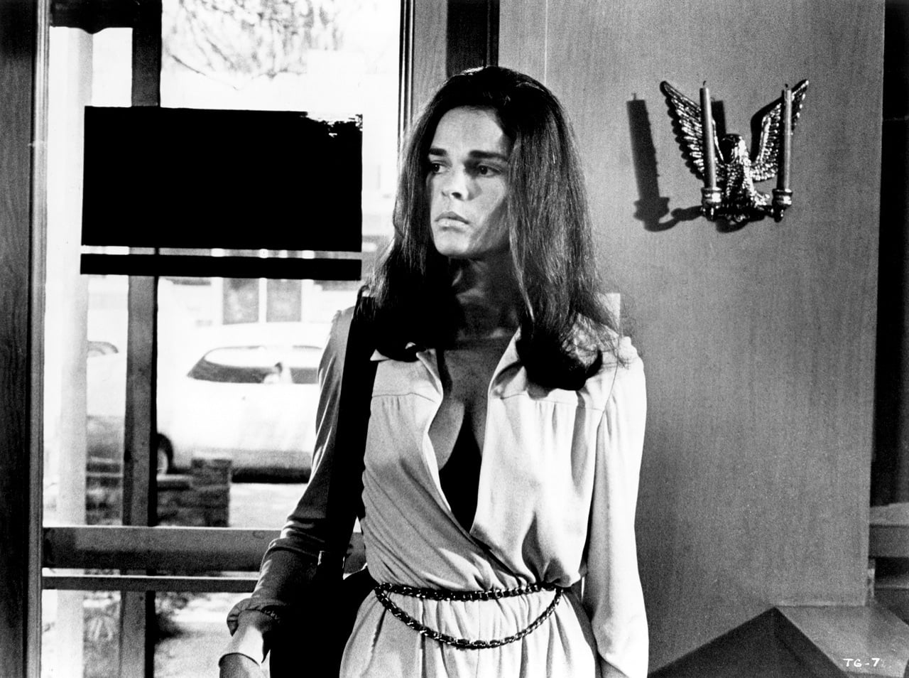 Ali MacGraw nude 6