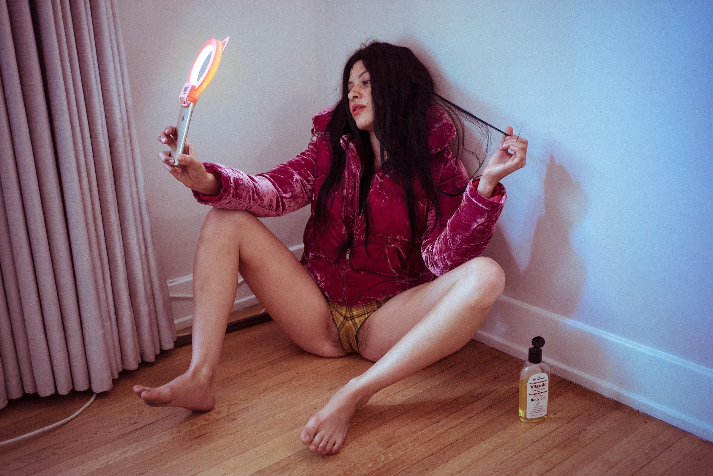 Alia Shawkat nude 9