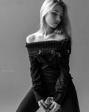Alice Tarasenko nude 4