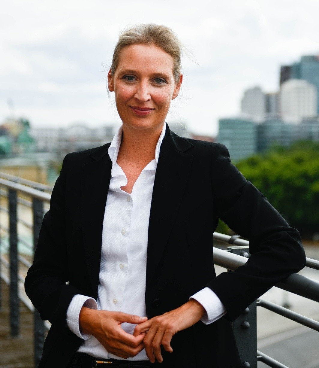 Alice Weidel nude 5