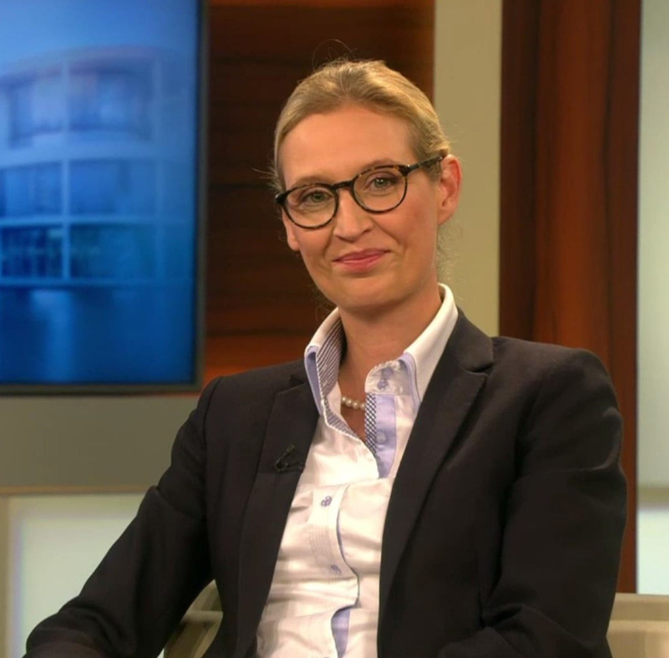Alice Weidel nude 9