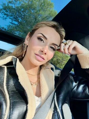 Alicia Atout nude 10