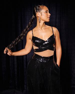 Alicia Keys nude 10