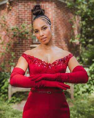 Alicia Keys nude 11