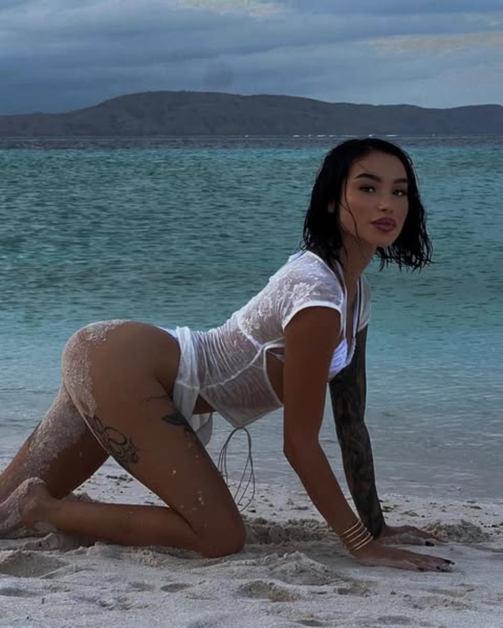Alina Tonkikh nude 11