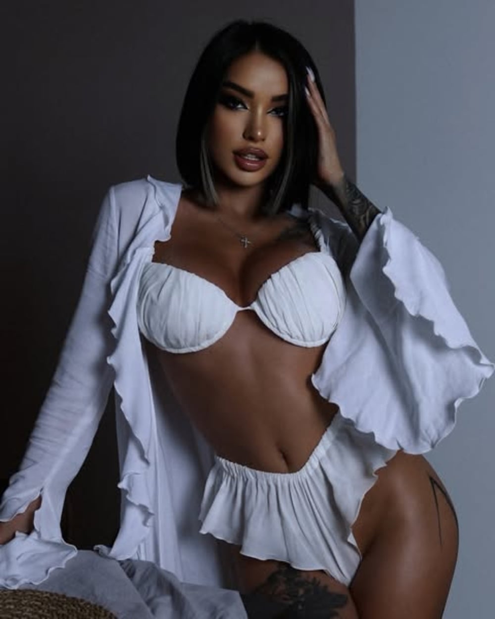 Alina Tonkikh nude 3