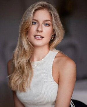 Alisia Ludwig nude 5